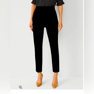 Paperbag waist Ann Taylor size 0/2 Black pants. The most flattering waist